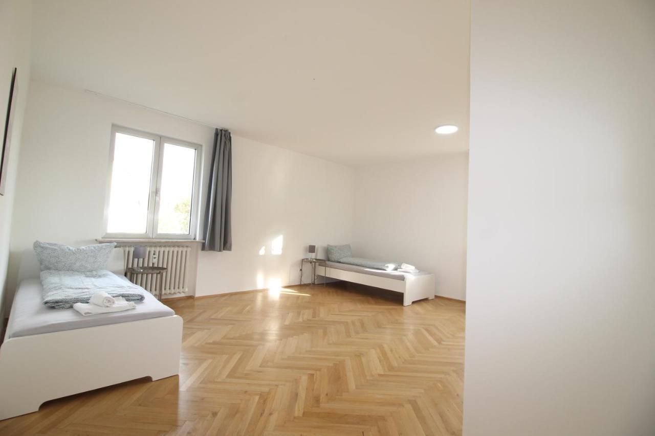Apartmenthaus Kitzingen - Grosszuegige Wohnungen Fuer Je 6 Personen Mit Balkon Exterior foto
