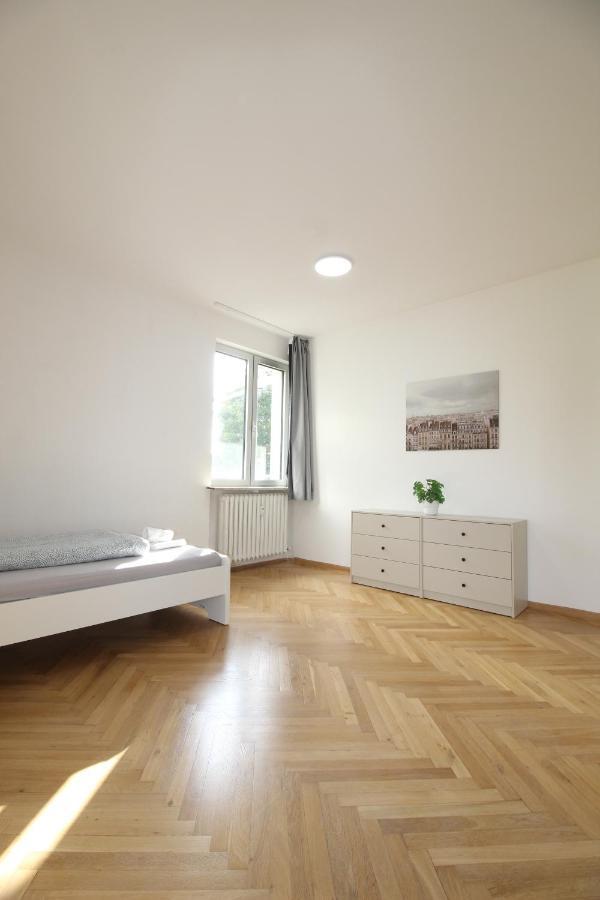 Apartmenthaus Kitzingen - Grosszuegige Wohnungen Fuer Je 6 Personen Mit Balkon Exterior foto