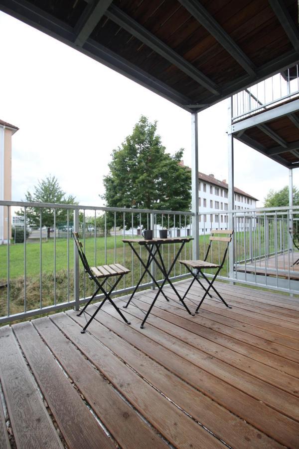 Apartmenthaus Kitzingen - Grosszuegige Wohnungen Fuer Je 6 Personen Mit Balkon Exterior foto